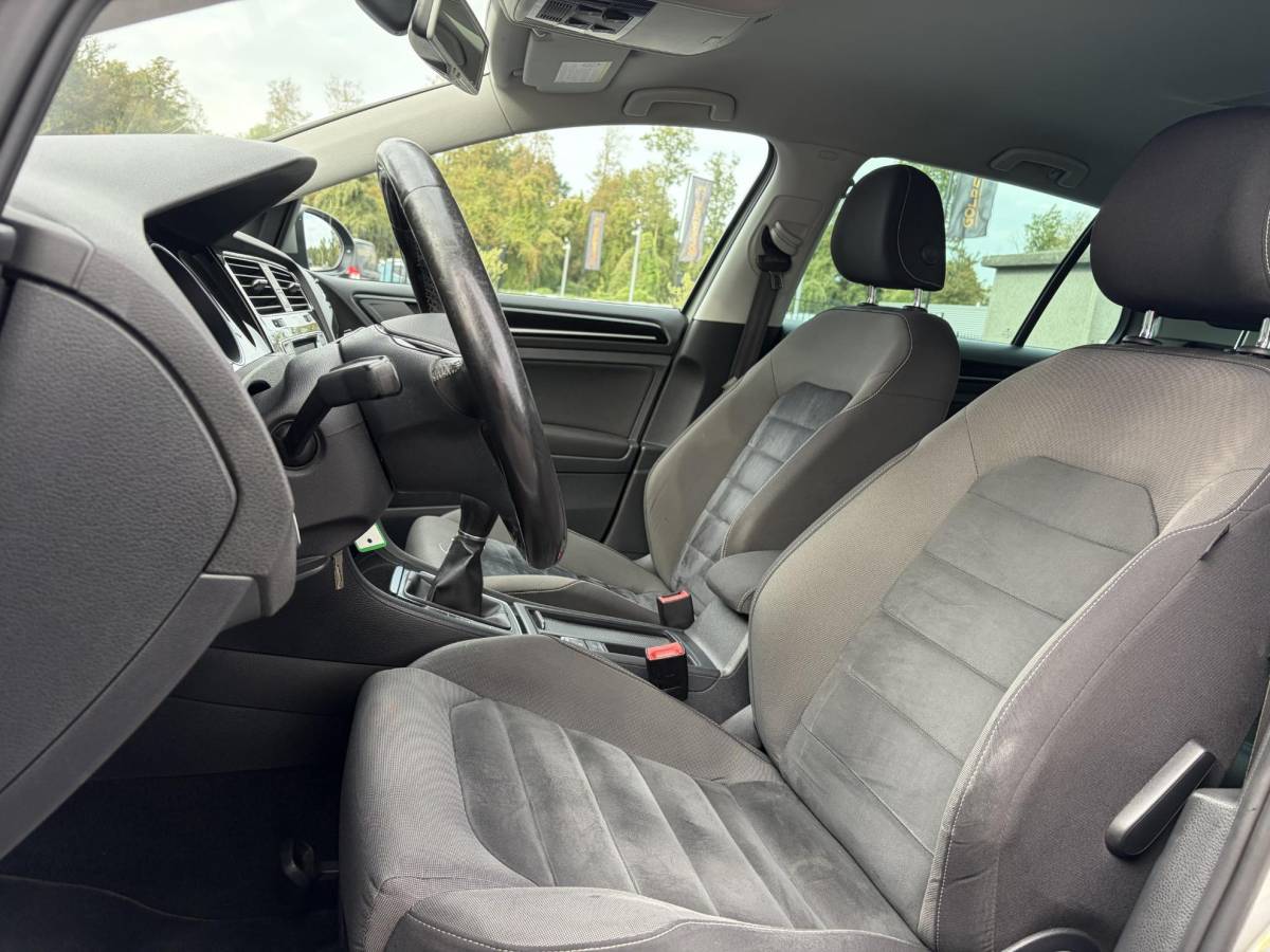 Volkswagen Golf Volkswagen Golf 1.4 TSI ACT Highline ✓1e Eigenaar✓Navi✓Trekhaak✓Clima✓Cruise✓Pdc V+A✓Recent beurt gehad✓6 Bak✓141pk✓18” lm velgen✓N.A.P✓Apk tot 02-2027