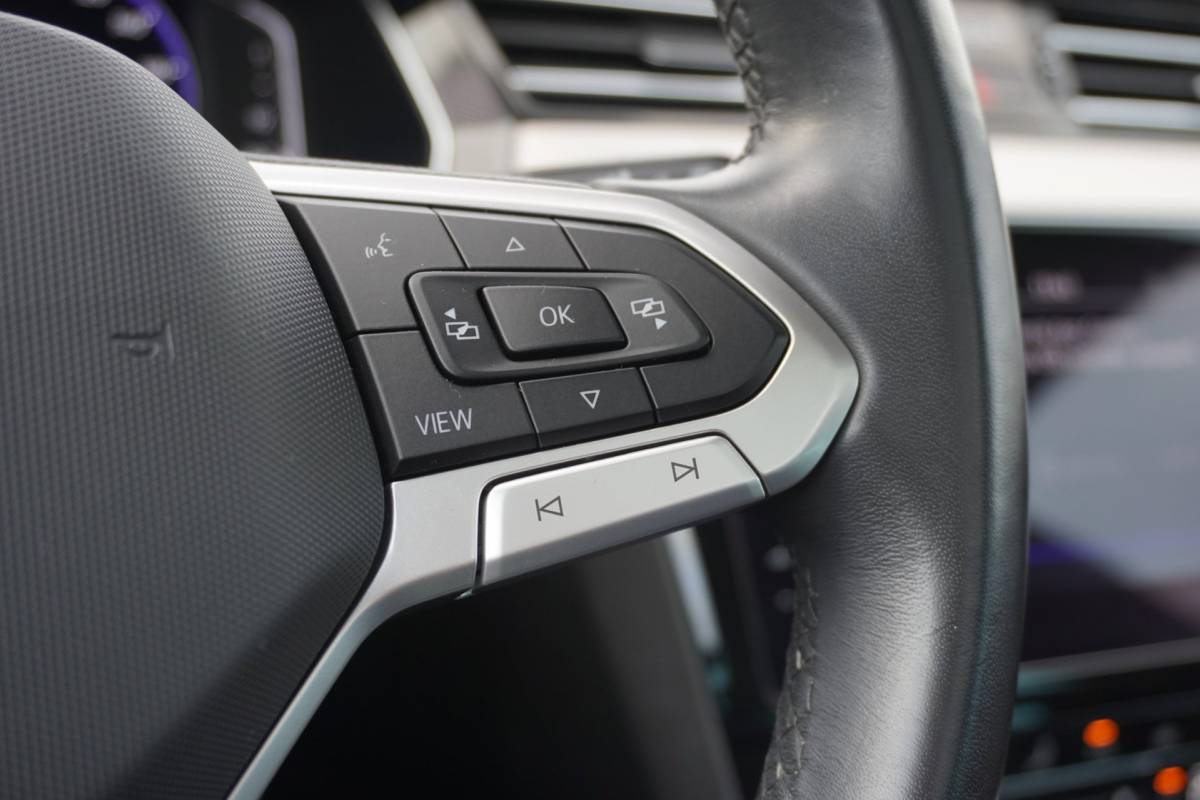 Volkswagen Passat Volkswagen Passat Variant 1.5 TSI R-Line Business + Panodak | Carplay | Automaat | Camera | Vol opties | Inruil mogelijk