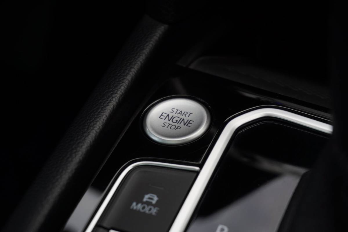 Volkswagen Passat Volkswagen Passat Variant 1.5 TSI R-Line Business + Panodak | Carplay | Automaat | Camera | Vol opties | Inruil mogelijk