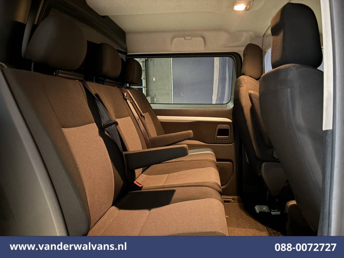 Peugeot Expert Peugeot Expert 2.0 BlueHDI 123pk L3H1 Dubbele Cabine Euro6 Airco | 5-Zits | 2500kg Trekhaak Cruisecontrol, Parkeersensoren