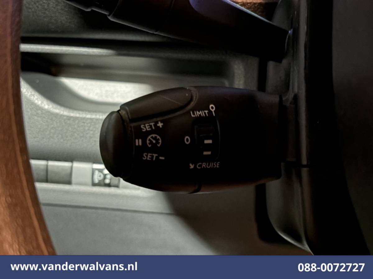 Peugeot Expert Peugeot Expert 2.0 BlueHDI 123pk L3H1 Dubbele Cabine Euro6 Airco | 5-Zits | 2500kg Trekhaak Cruisecontrol, Parkeersensoren