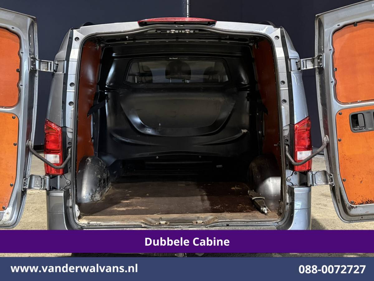Mercedes-Benz Vito Mercedes-Benz Vito 116 CDI 164pk L2H1 Dubbele cabine Automaat Euro6 Airco | 5-Zits | Camera | 2x Zijdeur | LED | Apple Carplay 2500kg Trekhaak, Cruisecontrol, Android Auto, Lederen Bekleding, Parkeersensoren