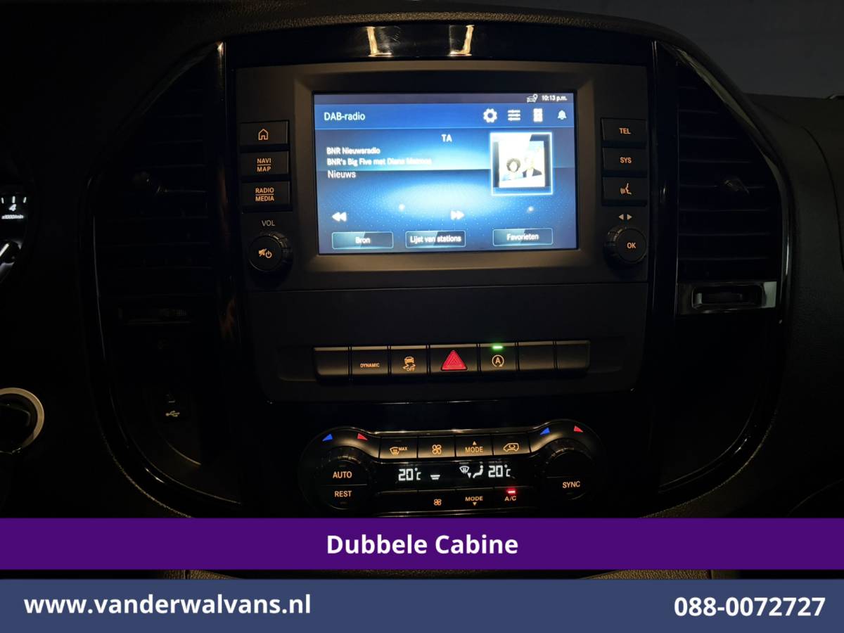 Mercedes-Benz Vito Mercedes-Benz Vito 116 CDI 164pk L2H1 Dubbele cabine Automaat Euro6 Airco | 5-Zits | Camera | 2x Zijdeur | LED | Apple Carplay 2500kg Trekhaak, Cruisecontrol, Android Auto, Lederen Bekleding, Parkeersensoren
