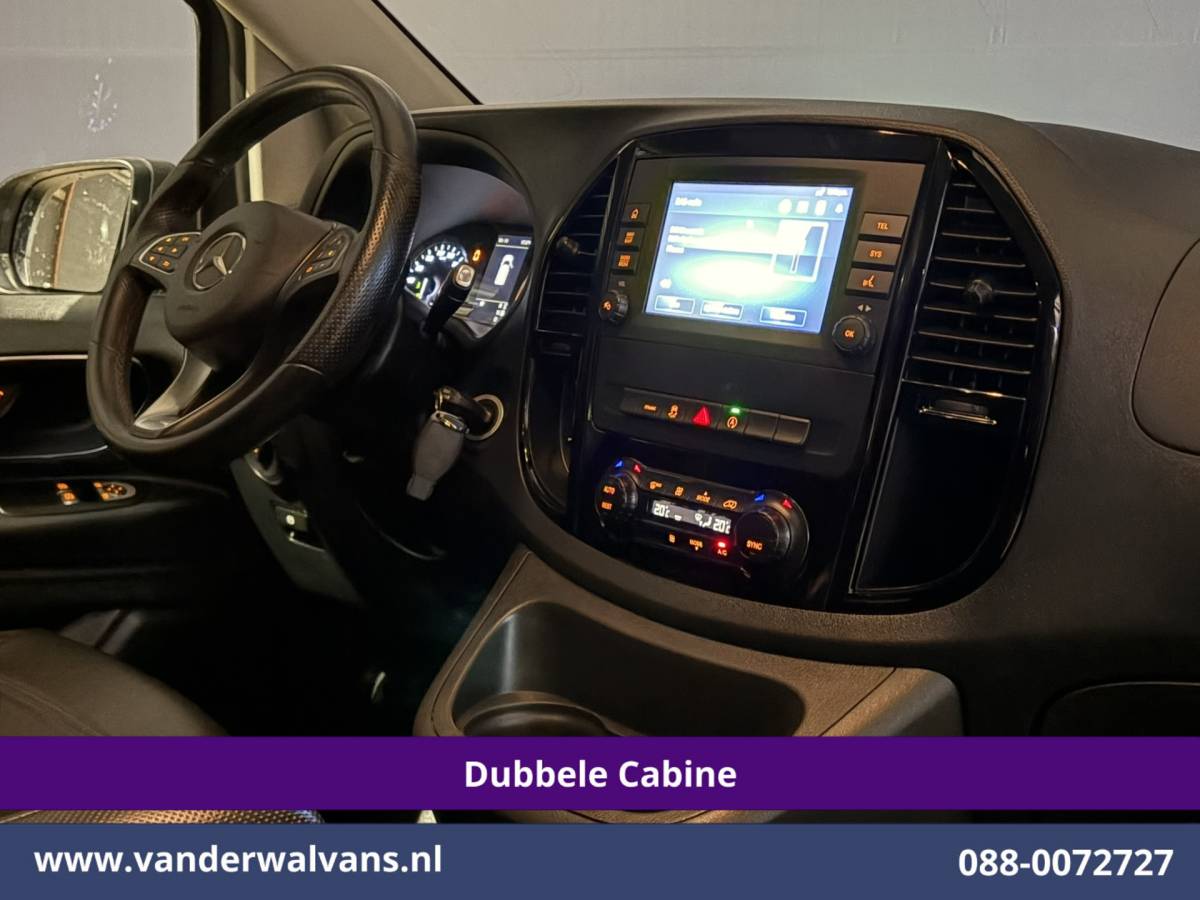 Mercedes-Benz Vito Mercedes-Benz Vito 116 CDI 164pk L2H1 Dubbele cabine Automaat Euro6 Airco | 5-Zits | Camera | 2x Zijdeur | LED | Apple Carplay 2500kg Trekhaak, Cruisecontrol, Android Auto, Lederen Bekleding, Parkeersensoren