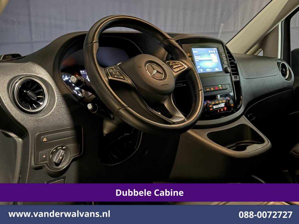 Mercedes-Benz Vito Mercedes-Benz Vito 116 CDI 164pk L2H1 Dubbele cabine Automaat Euro6 Airco | 5-Zits | Camera | 2x Zijdeur | LED | Apple Carplay 2500kg Trekhaak, Cruisecontrol, Android Auto, Lederen Bekleding, Parkeersensoren
