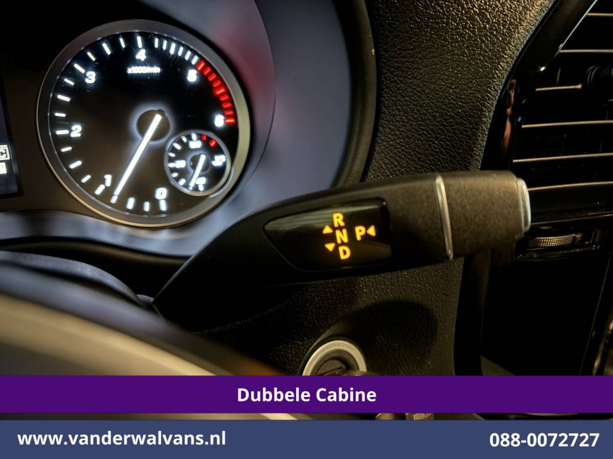 Mercedes-Benz Vito Mercedes-Benz Vito 116 CDI 164pk L2H1 Dubbele cabine Automaat Euro6 Airco | 5-Zits | Camera | 2x Zijdeur | LED | Apple Carplay 2500kg Trekhaak, Cruisecontrol, Android Auto, Lederen Bekleding, Parkeersensoren