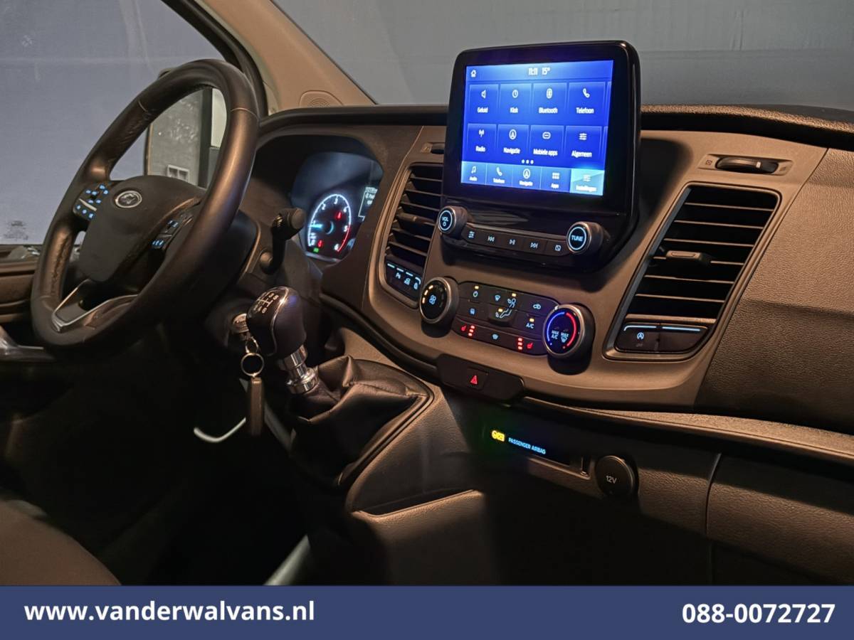 Ford Transit Custom Ford Transit Custom 2.0 TDCI L2H1 Euro6 Airco | Camera | Navigatie | LED | Apple Carplay | Bijrijdersbank Cruisecontrol, Stoelverwarming, Verwarmde Voorruit, Parkeersensoren, 2670kg laadvermogen