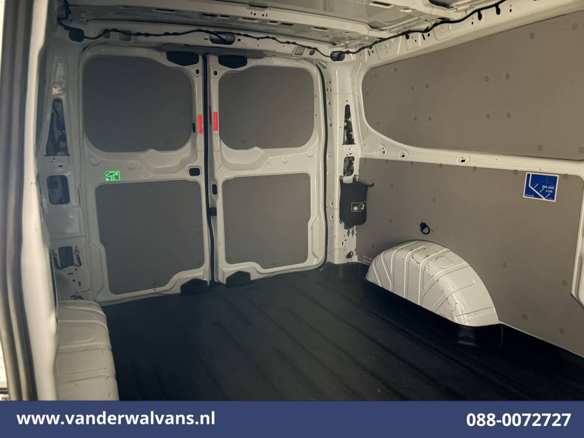 Ford Transit Custom Ford Transit Custom 2.0 TDCI 136pk L2H1 Euro6 Airco | Camera | LED | Apple Carplay, Android Auto Cruisecontrol, Verwarmde Voorruit, Parkeersensoren, Bijrijdersbank, 2740kg laadvermogen