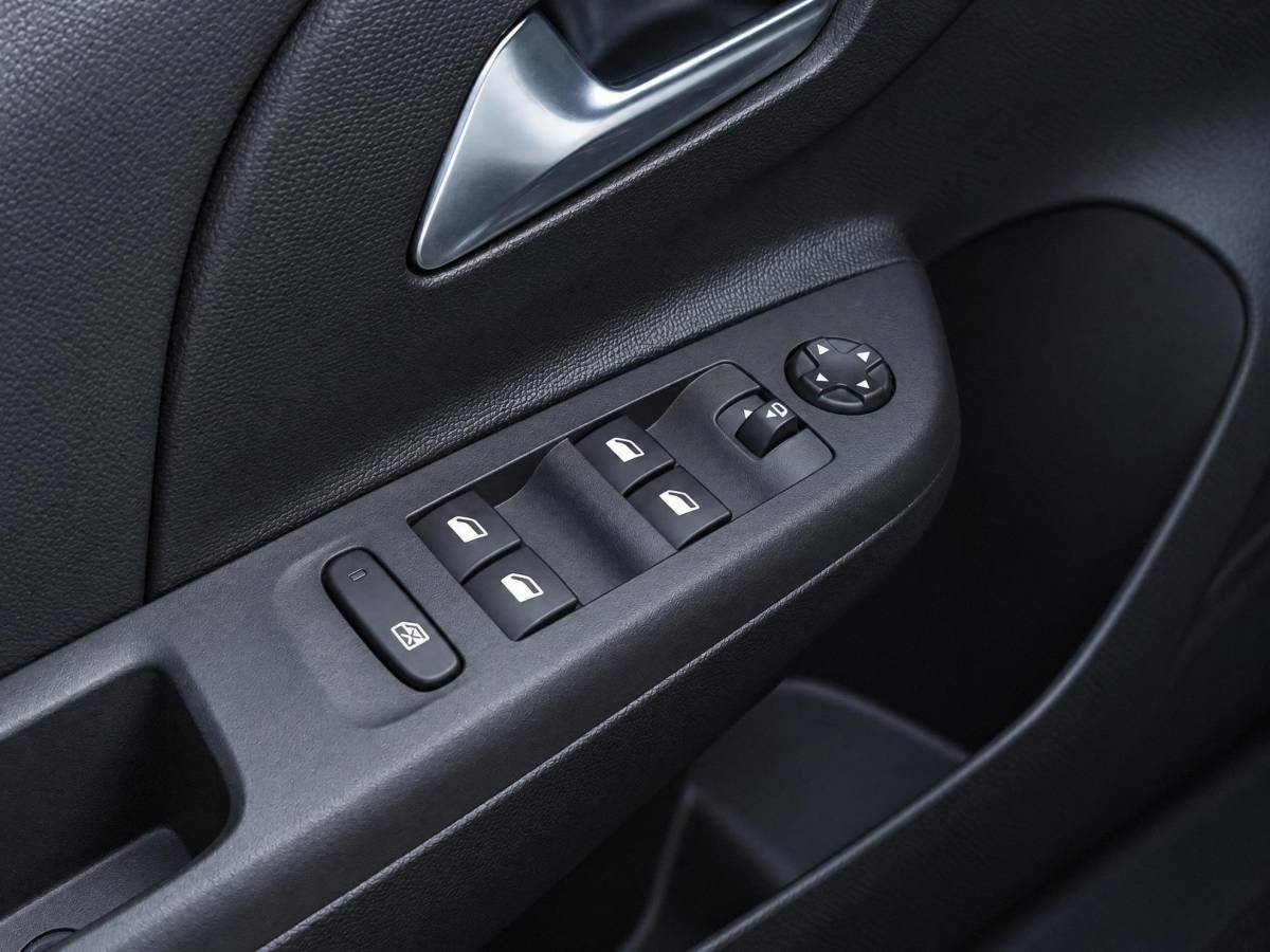 Opel Corsa Opel Corsa 1.2 GS Line | Incl. 12 maanden garantie | Cruise control | Stoel/stuurverwarming | Parkeercamera | Apple carplay/Android auto | Parkeersensoren | 100% onderhouden |