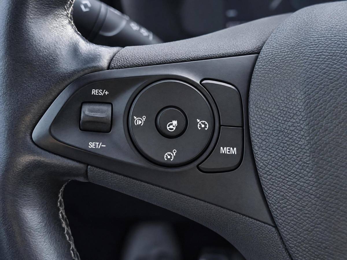 Opel Corsa Opel Corsa 1.2 GS Line | Incl. 12 maanden garantie | Cruise control | Stoel/stuurverwarming | Parkeercamera | Apple carplay/Android auto | Parkeersensoren | 100% onderhouden |