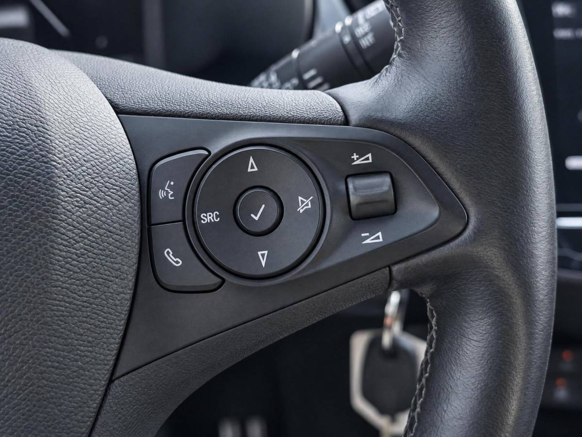 Opel Corsa Opel Corsa 1.2 GS Line | Incl. 12 maanden garantie | Cruise control | Stoel/stuurverwarming | Parkeercamera | Apple carplay/Android auto | Parkeersensoren | 100% onderhouden |