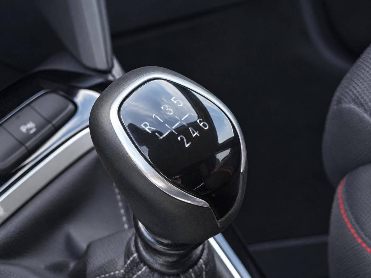 Opel Corsa Opel Corsa 1.2 GS Line | Incl. 12 maanden garantie | Cruise control | Stoel/stuurverwarming | Parkeercamera | Apple carplay/Android auto | Parkeersensoren | 100% onderhouden |