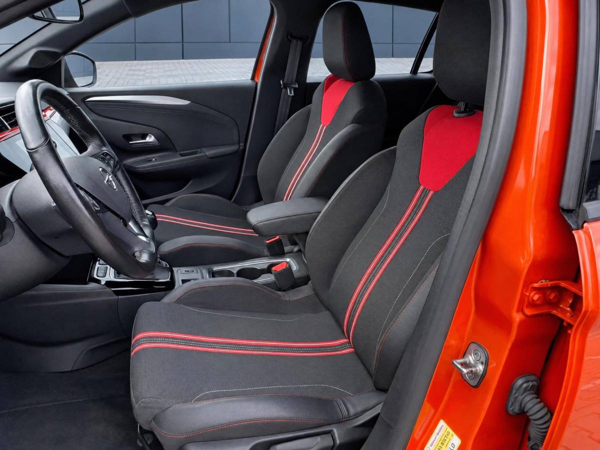 Opel Corsa Opel Corsa 1.2 GS Line | Incl. 12 maanden garantie | Cruise control | Stoel/stuurverwarming | Parkeercamera | Apple carplay/Android auto | Parkeersensoren | 100% onderhouden |