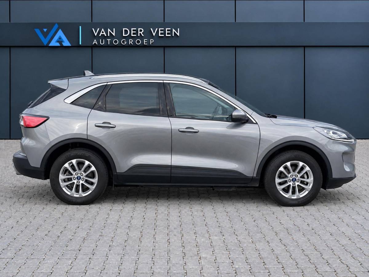 Ford Kuga Ford Kuga 2.5 PHEV Titanium X | Incl. 12 maanden garantie | Cruise control | SOH 88% | Trekhaak | Climate control | Stoelverwarming voor + achter | Stuurverwarming | Parkeercamera | Apple carplay/Android auto |