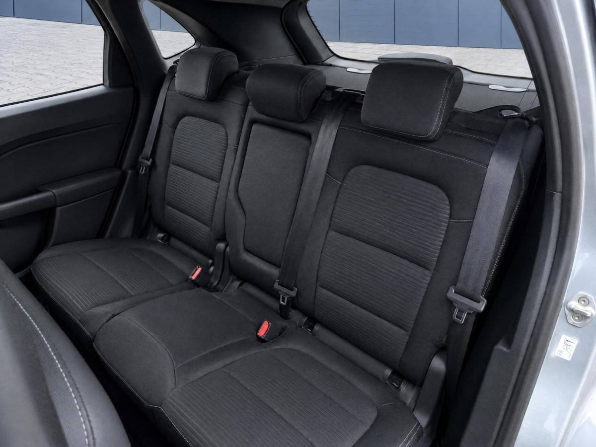 Ford Kuga Ford Kuga 2.5 PHEV Titanium X | Incl. 12 maanden garantie | Cruise control | SOH 88% | Trekhaak | Climate control | Stoelverwarming voor + achter | Stuurverwarming | Parkeercamera | Apple carplay/Android auto |