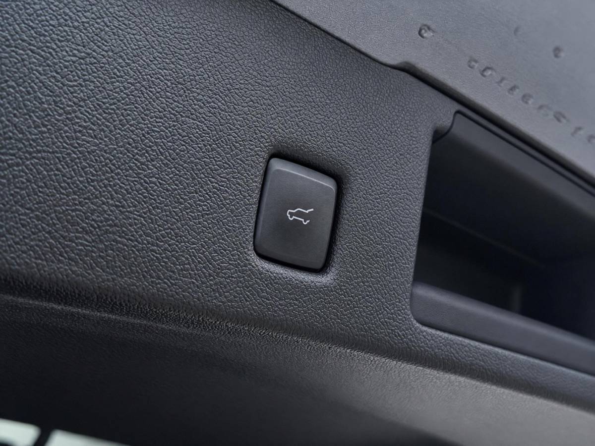Ford Kuga Ford Kuga 2.5 PHEV Titanium X | Incl. 12 maanden garantie | Cruise control | SOH 88% | Trekhaak | Climate control | Stoelverwarming voor + achter | Stuurverwarming | Parkeercamera | Apple carplay/Android auto |