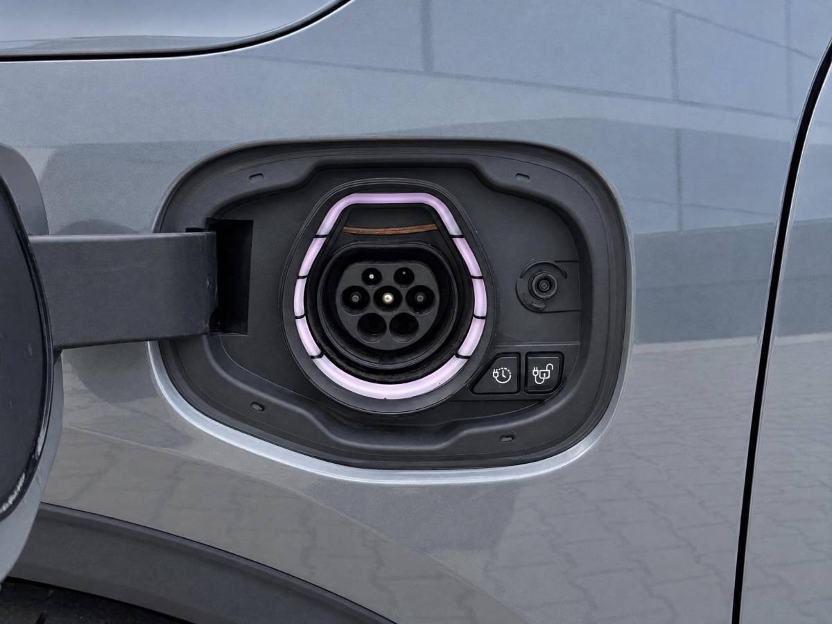 Ford Kuga Ford Kuga 2.5 PHEV Titanium X | Incl. 12 maanden garantie | Cruise control | SOH 88% | Trekhaak | Climate control | Stoelverwarming voor + achter | Stuurverwarming | Parkeercamera | Apple carplay/Android auto |
