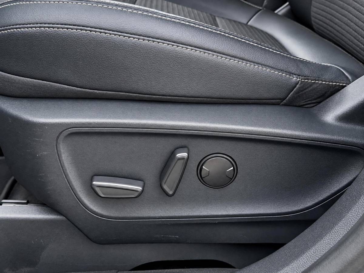 Ford Kuga Ford Kuga 2.5 PHEV Titanium X | Incl. 12 maanden garantie | Cruise control | SOH 88% | Trekhaak | Climate control | Stoelverwarming voor + achter | Stuurverwarming | Parkeercamera | Apple carplay/Android auto |