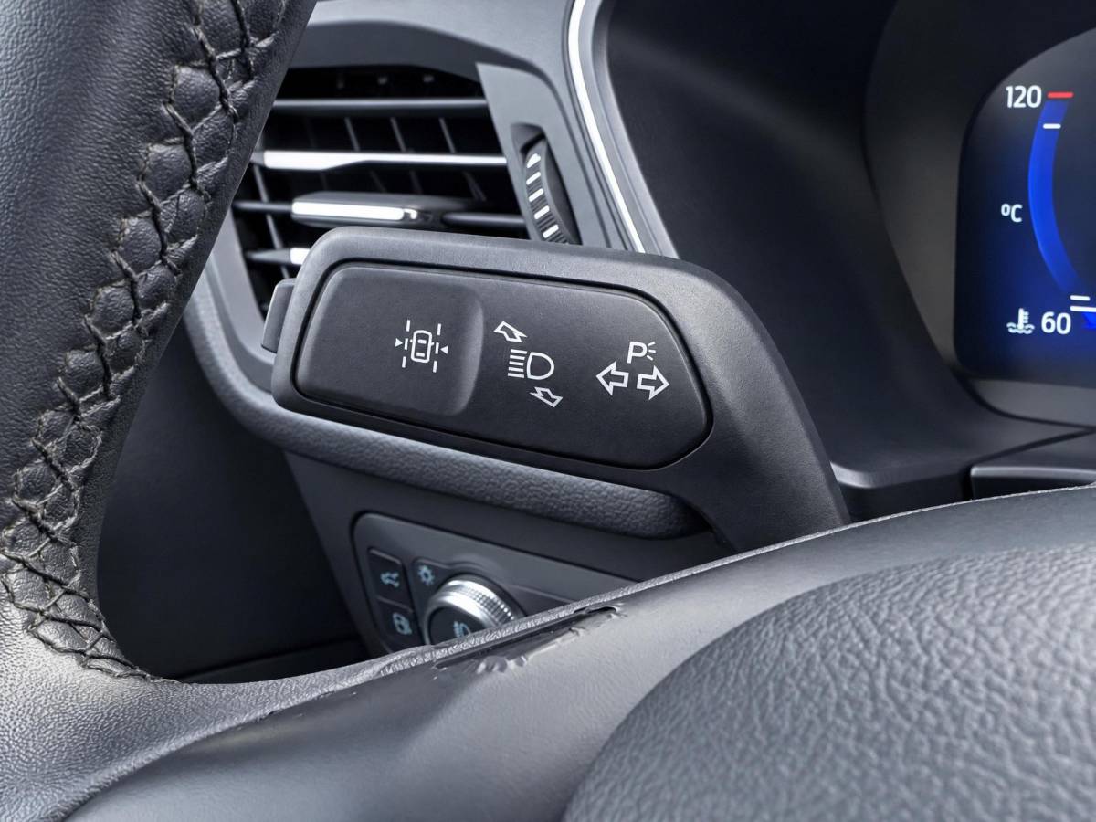 Ford Kuga Ford Kuga 2.5 PHEV Titanium X | Incl. 12 maanden garantie | Cruise control | SOH 88% | Trekhaak | Climate control | Stoelverwarming voor + achter | Stuurverwarming | Parkeercamera | Apple carplay/Android auto |