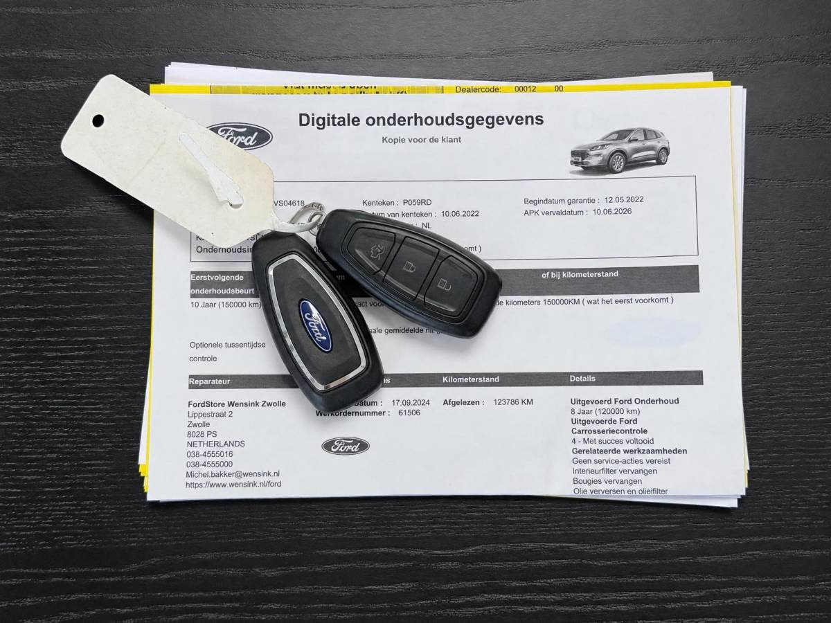 Ford Kuga Ford Kuga 2.5 PHEV Titanium X | Incl. 12 maanden garantie | Cruise control | SOH 88% | Trekhaak | Climate control | Stoelverwarming voor + achter | Stuurverwarming | Parkeercamera | Apple carplay/Android auto |