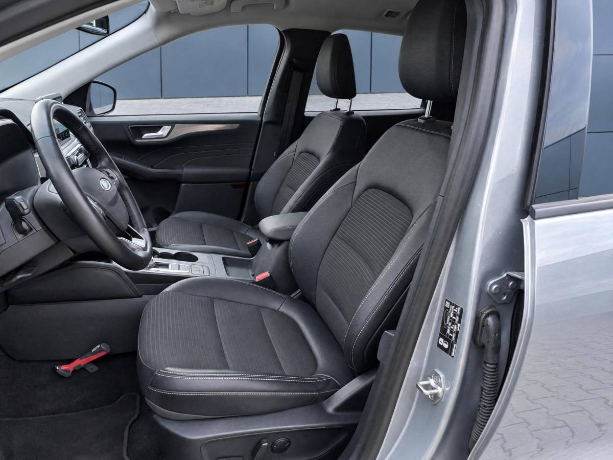 Ford Kuga Ford Kuga 2.5 PHEV Titanium X | Incl. 12 maanden garantie | Cruise control | SOH 88% | Trekhaak | Climate control | Stoelverwarming voor + achter | Stuurverwarming | Parkeercamera | Apple carplay/Android auto |