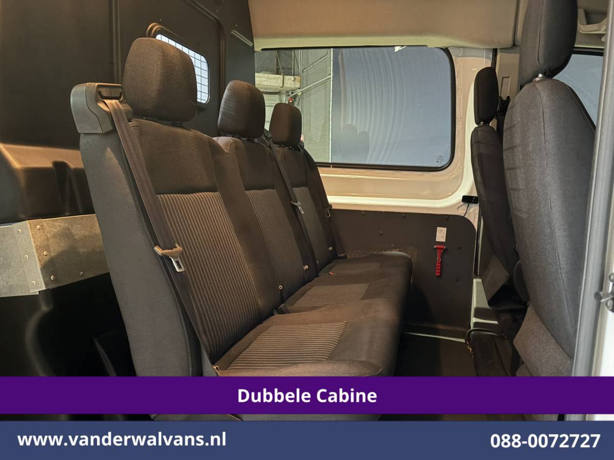Ford Transit Ford Transit 2.0 TDCI 131pk L3H2 Dubbele Cabine Euro6 Airco | 5-Zits | Navigatie | LED | Apple Carplay Cruisecontrol, Android Auto, Parkeersensoren