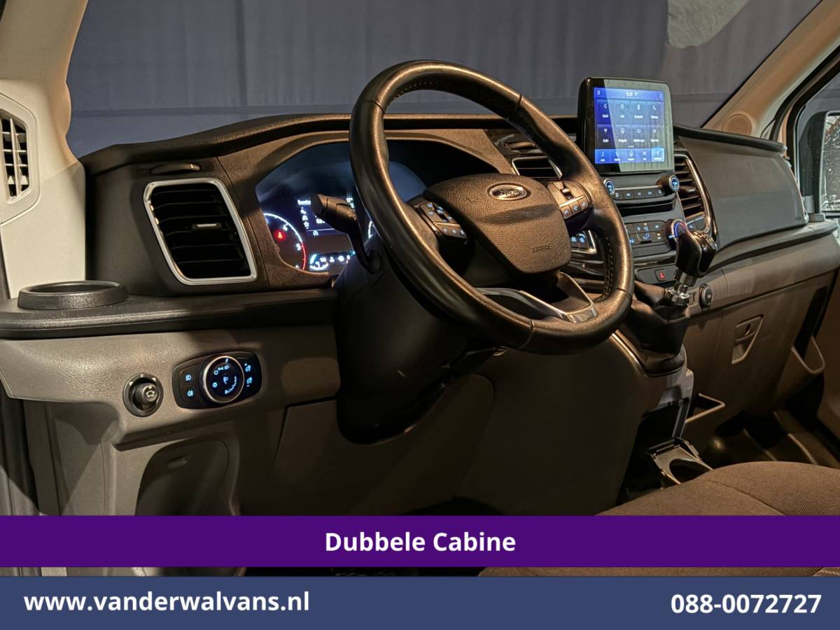 Ford Transit Ford Transit 2.0 TDCI 131pk L3H2 Dubbele Cabine Euro6 Airco | 5-Zits | Navigatie | LED | Apple Carplay Cruisecontrol, Android Auto, Parkeersensoren