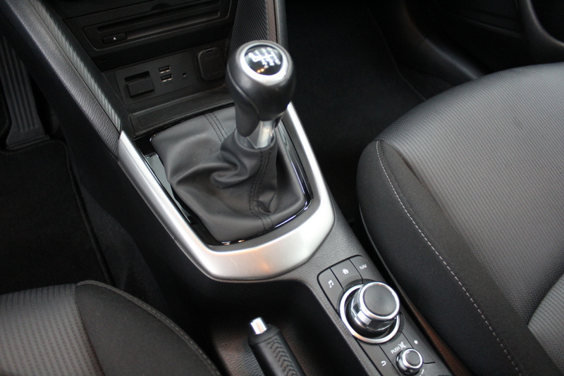 Mazda CX-3 Mazda CX-3 2.0 SkyActiv-G 120 Dynamic 120PK, NAVIGATIE | CRUISE | PARK.SENSOREN | VERWARMDE STOELEN