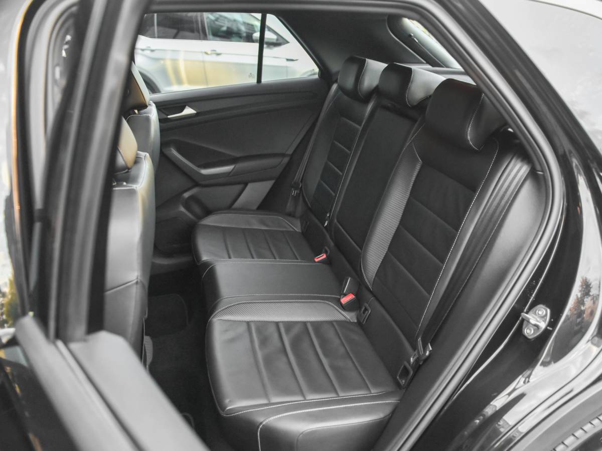 Volkswagen T-Roc Volkswagen T-Roc 1.5 TSI R-Line Business Leren Bekleding Navi ACC Stoelverwarming