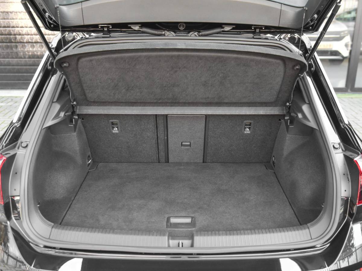 Volkswagen T-Roc Volkswagen T-Roc 1.5 TSI R-Line Business Leren Bekleding Navi ACC Stoelverwarming