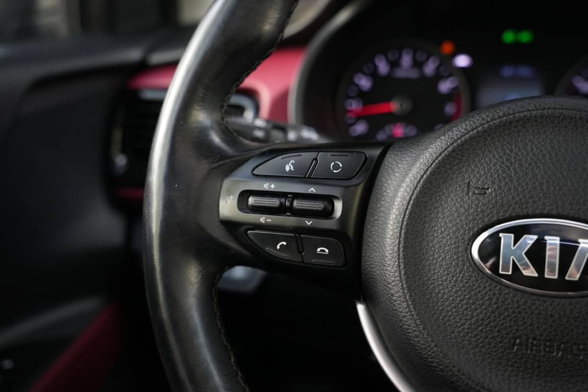 Kia Rio Kia Rio 1.4 Platinum Edition Schuifdak Leer Lane Assist Stuurverwarming 17”LM
