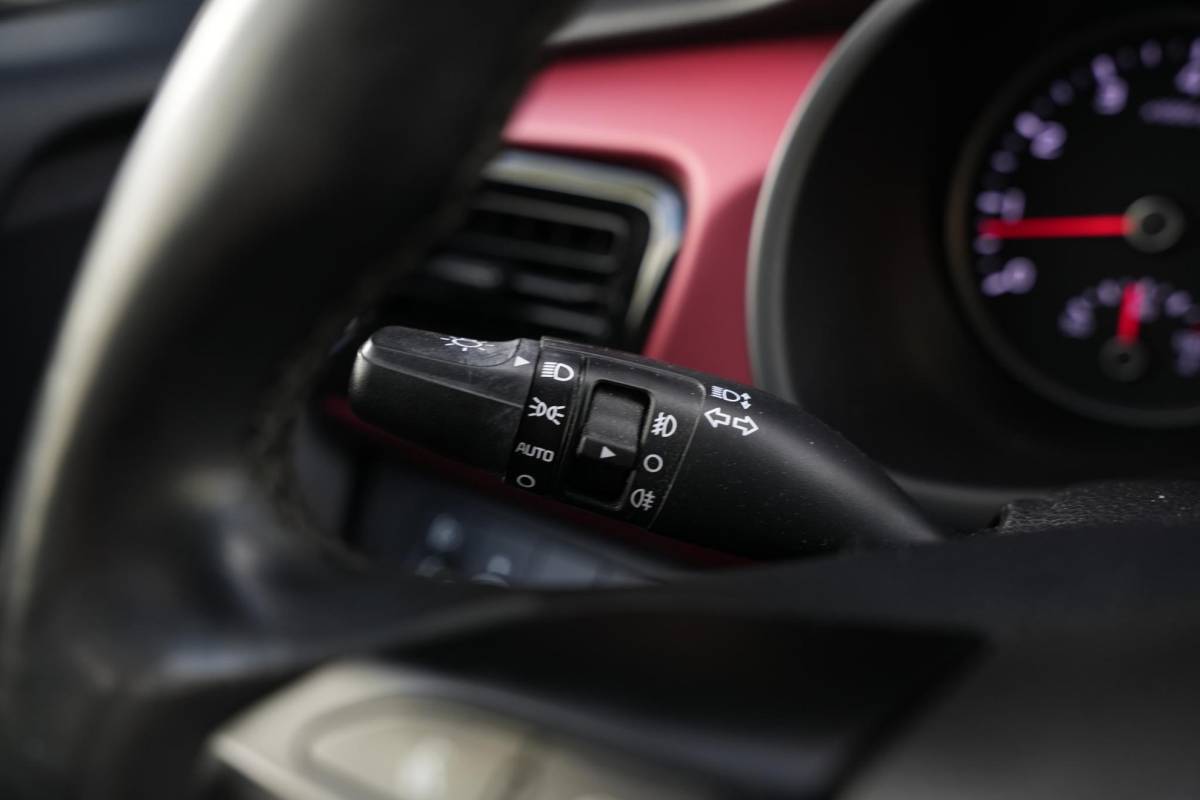 Kia Rio Kia Rio 1.4 Platinum Edition Schuifdak Leer Lane Assist Stuurverwarming 17”LM