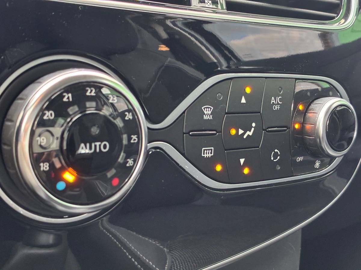 Renault Clio Renault Clio 0.9 TCe Limited|Navigatie|CruiseControl|Climatronic|PDC|Elektr.ramen|LM-Velgen|Nieuwe APK|