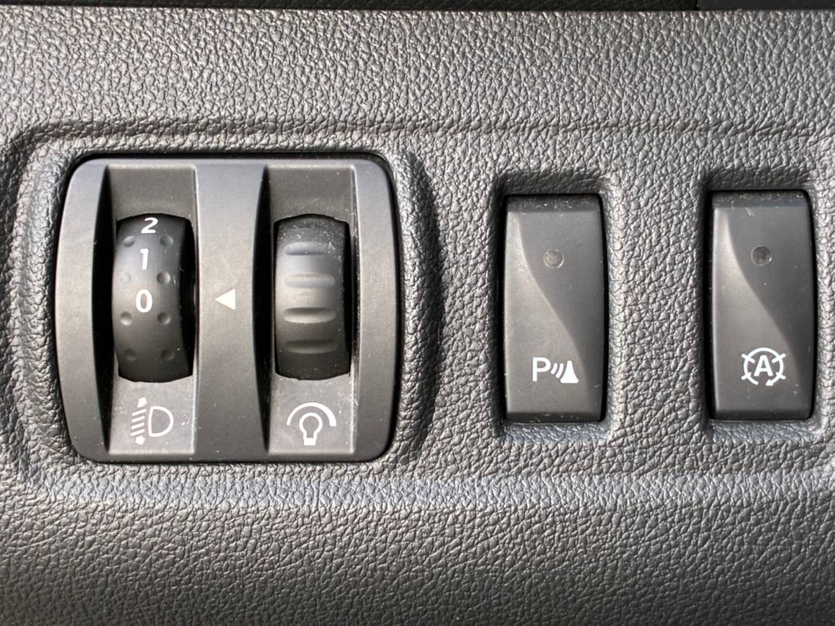 Renault Clio Renault Clio 0.9 TCe Limited|Navigatie|CruiseControl|Climatronic|PDC|Elektr.ramen|LM-Velgen|Nieuwe APK|