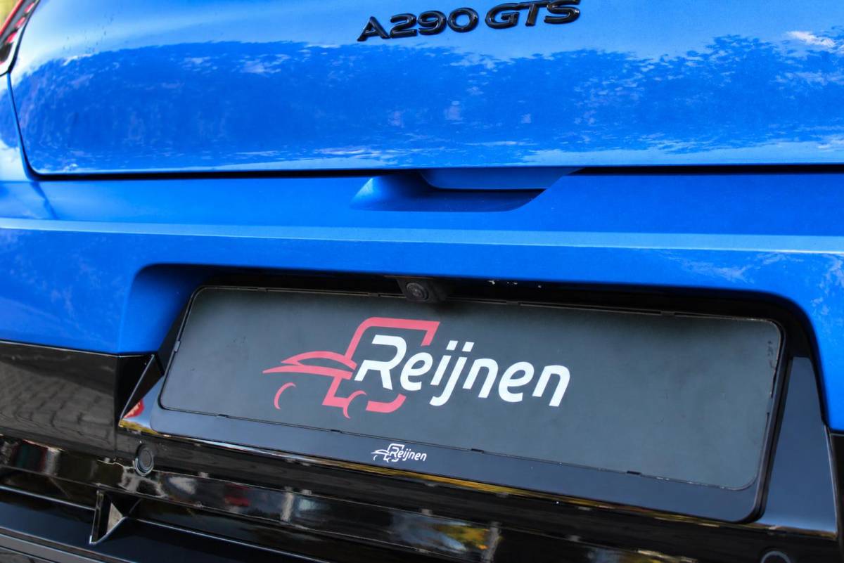 Alpine A290 Alpine A290 GTS 220PK 52 kWh | DEVIALET AUDIO SYSTEM | DRAADLOZE TELEFOONLADER | ELEKTRISCH VERWARMBAAR STUURWIEL | 19″ LICHTMETALEN VELGEN “SNOWFLAKE” NOIR BRILLIANT | ALPINE LOGO OP ZIJSCHERMEN | BREMBO REMKLAUWEN “ROUGE RACING” | ALPINE TELEMETRICS PREMIUM | NAPPA LEDEREN BEKLEDING BLUE PROFOND/GRIS EVEE MET ALPINE STIKSELS EN LOGO | MICHELIN PILOT SPORT BANDEN | ALPINE SPORT CHASSIS | GROOTLICHT ASSISTENT | DCC | ADAPTIVE CRUISE CONTROL | PARKEERNSENSOREN VOOR ACHTER EN ZIJKANT | ACHTERUITRIJ CAMERA | HANDSFREE CARD | VERWARMBARE VOORSTOELEN | WARMTEPOMP | NAVIGATIE BY “GOOGLE” | DRAADLOZE APPLE CARPLAY/ANDROID AUTO | FULL LED KOPLAMPEN MET FRANSE FLAG | PRIVACY GLASS | SFEER VERLICHTING | 3-FASE LADER | 100 KW SNELLADER |
