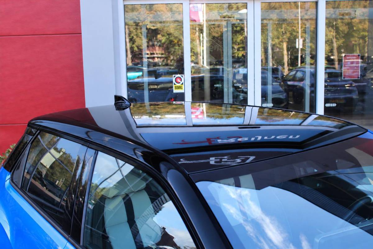 Alpine A290 Alpine A290 GTS 220PK 52 kWh | DEVIALET AUDIO SYSTEM | DRAADLOZE TELEFOONLADER | ELEKTRISCH VERWARMBAAR STUURWIEL | 19″ LICHTMETALEN VELGEN “SNOWFLAKE” NOIR BRILLIANT | ALPINE LOGO OP ZIJSCHERMEN | BREMBO REMKLAUWEN “ROUGE RACING” | ALPINE TELEMETRICS PREMIUM | NAPPA LEDEREN BEKLEDING BLUE PROFOND/GRIS EVEE MET ALPINE STIKSELS EN LOGO | MICHELIN PILOT SPORT BANDEN | ALPINE SPORT CHASSIS | GROOTLICHT ASSISTENT | DCC | ADAPTIVE CRUISE CONTROL | PARKEERNSENSOREN VOOR ACHTER EN ZIJKANT | ACHTERUITRIJ CAMERA | HANDSFREE CARD | VERWARMBARE VOORSTOELEN | WARMTEPOMP | NAVIGATIE BY “GOOGLE” | DRAADLOZE APPLE CARPLAY/ANDROID AUTO | FULL LED KOPLAMPEN MET FRANSE FLAG | PRIVACY GLASS | SFEER VERLICHTING | 3-FASE LADER | 100 KW SNELLADER |
