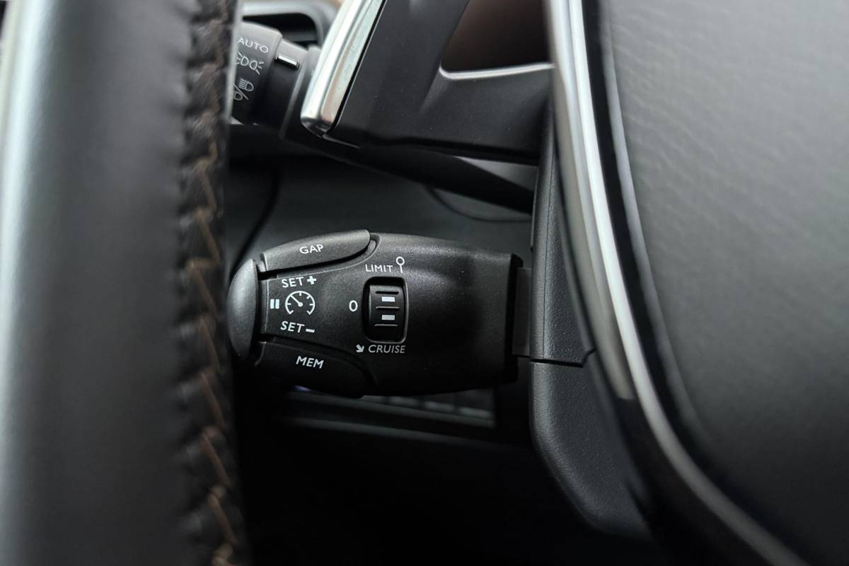 Peugeot Rifter Peugeot Rifter 1.2 Puretech 130pk Automaat GT | Navigatie | Trekhaak | Panoramadak | Achteruitrijcamera | Climate control | Dakrails | Stoelverwarming | Lichtmetalen velgen