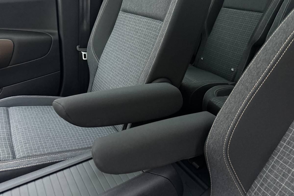 Peugeot Rifter Peugeot Rifter 1.2 Puretech 130pk Automaat GT | Navigatie | Trekhaak | Panoramadak | Achteruitrijcamera | Climate control | Dakrails | Stoelverwarming | Lichtmetalen velgen