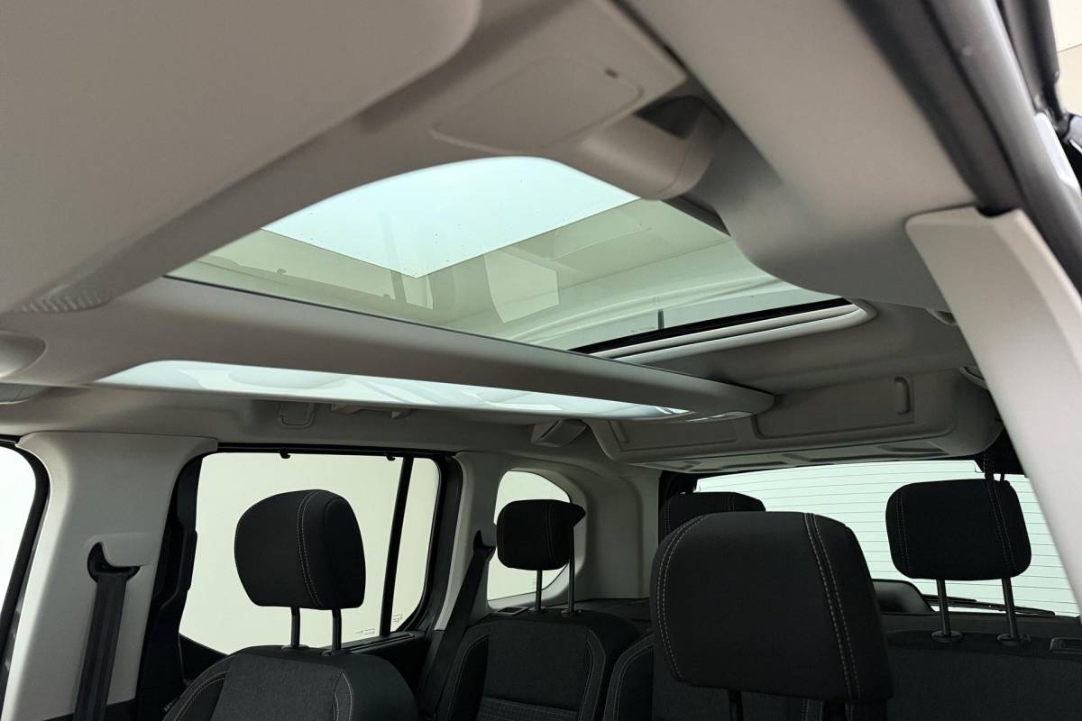 Peugeot Rifter Peugeot Rifter 1.2 Puretech 130pk Automaat GT | Navigatie | Trekhaak | Panoramadak | Achteruitrijcamera | Climate control | Dakrails | Stoelverwarming | Lichtmetalen velgen
