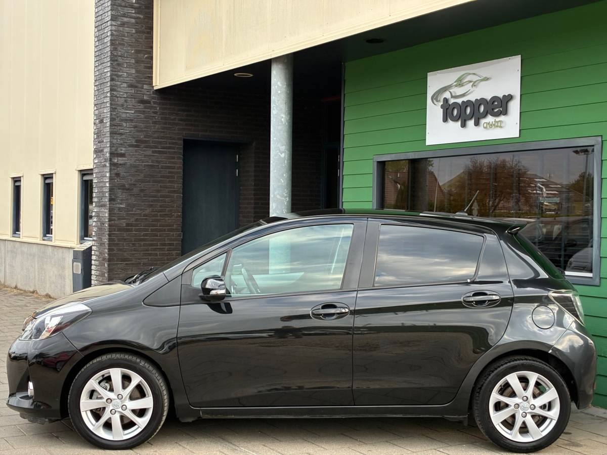 Toyota Yaris Toyota Yaris 1.5 Full Hybrid Aspiration|Automaat|Panoramadak|Navigatie|Camera|CruiseControl|Climatronic|LM-Velgen|Nieuwe APK|