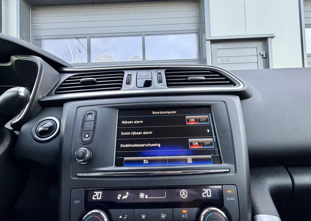 Renault Kadjar Renault Kadjar 1.2 TCe 130pk Intens | Trekhaak | Camera | Cruise | 149.000 KM NAP | PDC | Rijklaar |