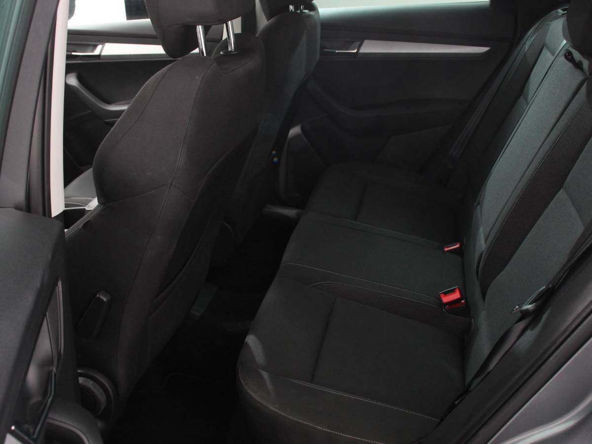 Škoda Karoq Skoda Karoq 1.5 TSI 150pk DSG Ambition Navigatie Apple Carpla/Android Auto Camera Climate Control Adaptive Cruise control Lichtmetalen Velgen