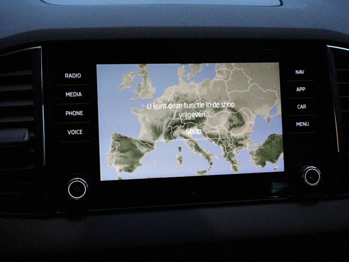 Škoda Karoq Skoda Karoq 1.5 TSI 150pk DSG Ambition Navigatie Apple Carpla/Android Auto Camera Climate Control Adaptive Cruise control Lichtmetalen Velgen
