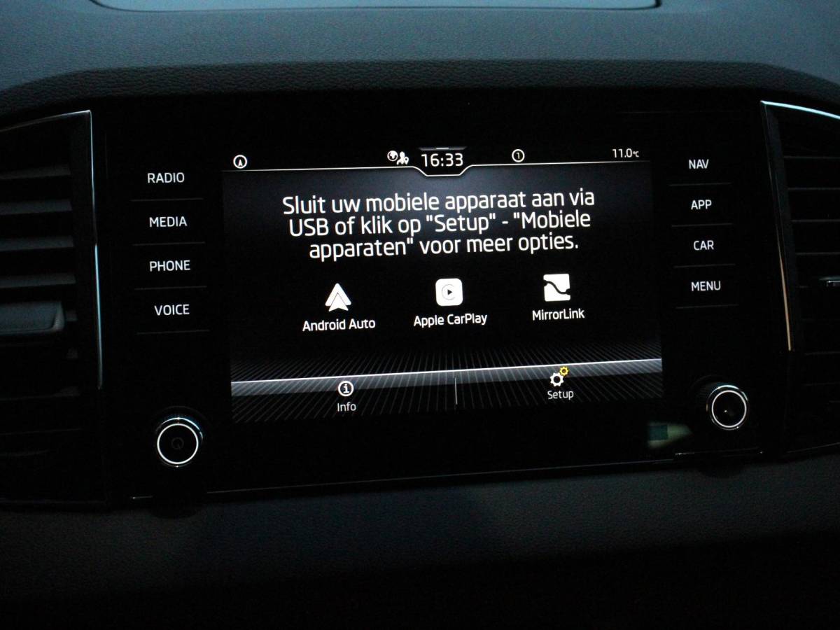 Škoda Karoq Skoda Karoq 1.5 TSI 150pk DSG Ambition Navigatie Apple Carpla/Android Auto Camera Climate Control Adaptive Cruise control Lichtmetalen Velgen
