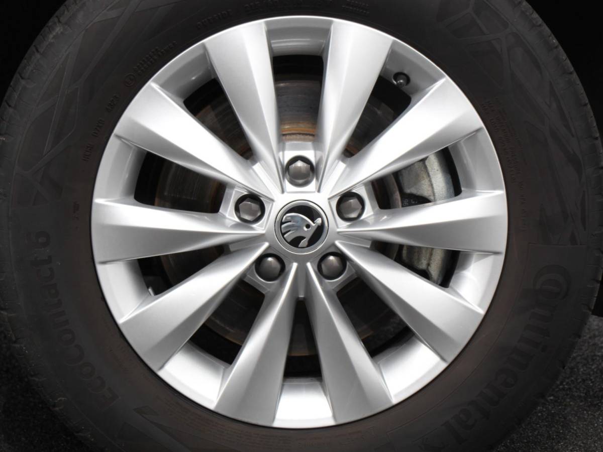 Škoda Karoq Skoda Karoq 1.5 TSI 150pk DSG Ambition Navigatie Apple Carpla/Android Auto Camera Climate Control Adaptive Cruise control Lichtmetalen Velgen