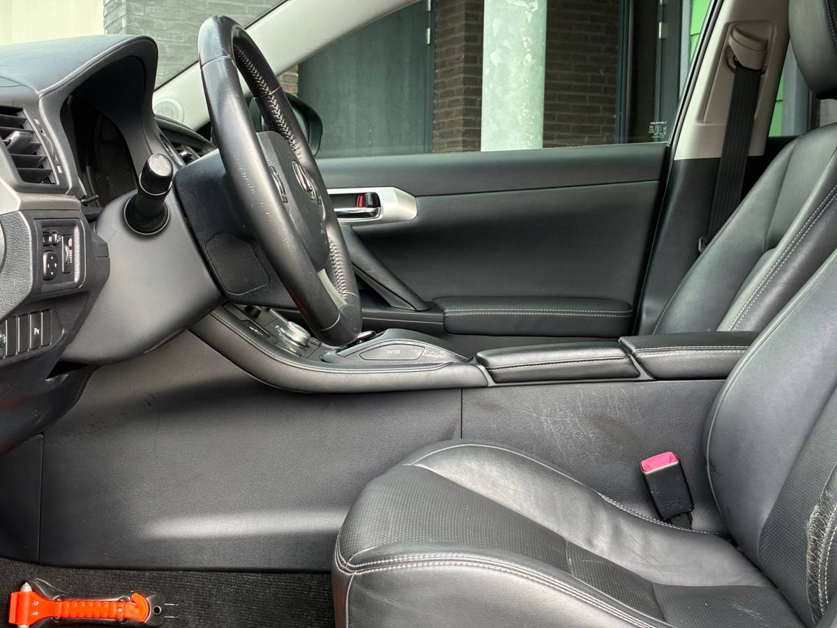Lexus CT Lexus CT 200h Business Line Pro|1e Eigenaar|Camera|Navigatie|CruiseControl|Climatronic|PDC|NAP|Stoel Verw.|Dealer Onderhouden|