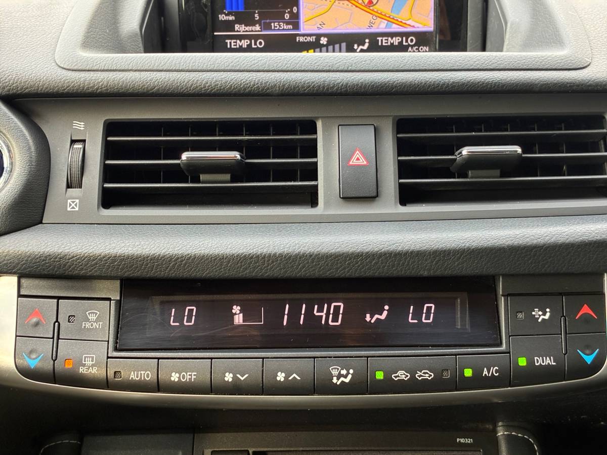 Lexus CT Lexus CT 200h Business Line Pro|1e Eigenaar|Camera|Navigatie|CruiseControl|Climatronic|PDC|NAP|Stoel Verw.|Dealer Onderhouden|