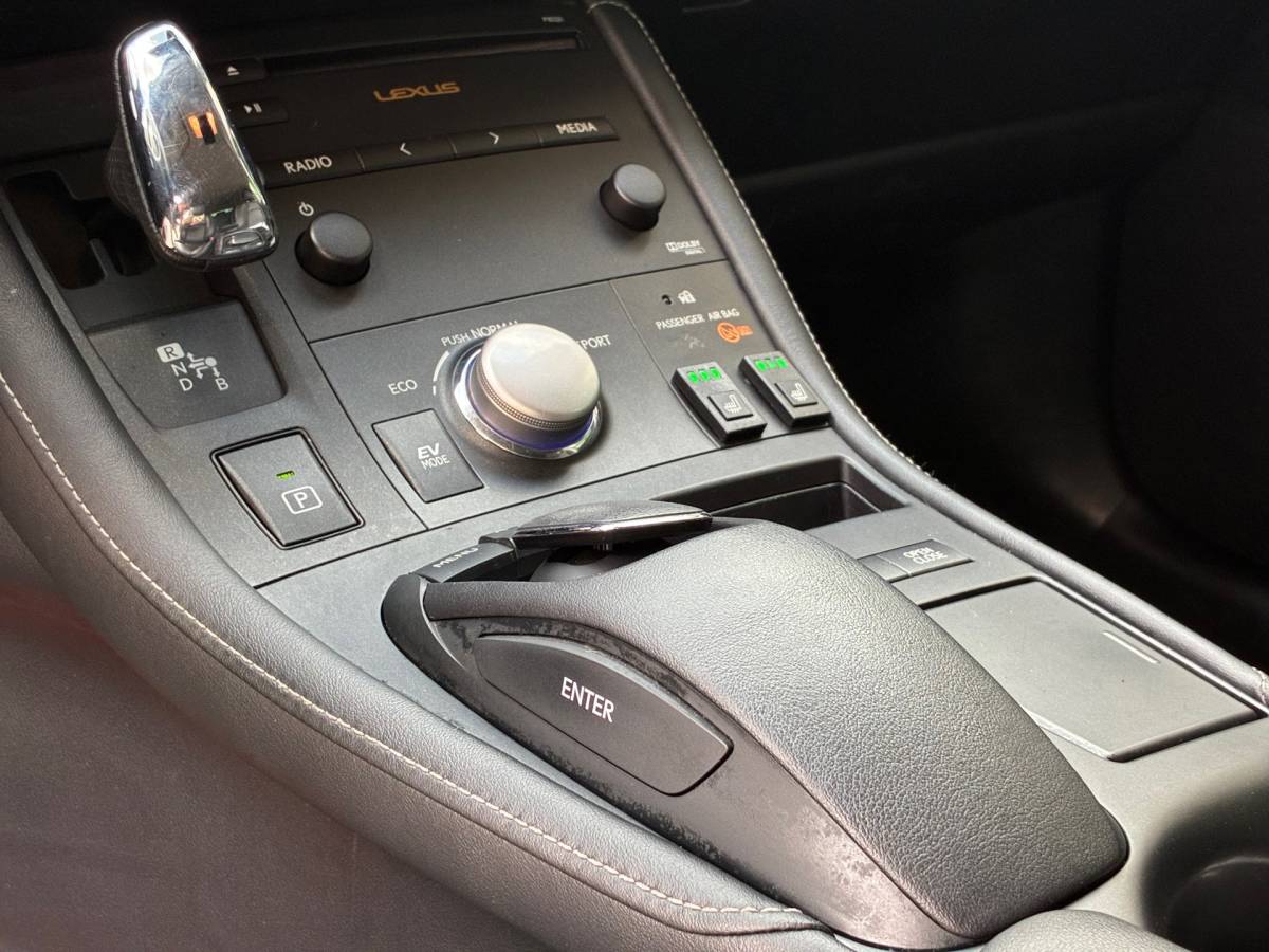 Lexus CT Lexus CT 200h Business Line Pro|1e Eigenaar|Camera|Navigatie|CruiseControl|Climatronic|PDC|NAP|Stoel Verw.|Dealer Onderhouden|