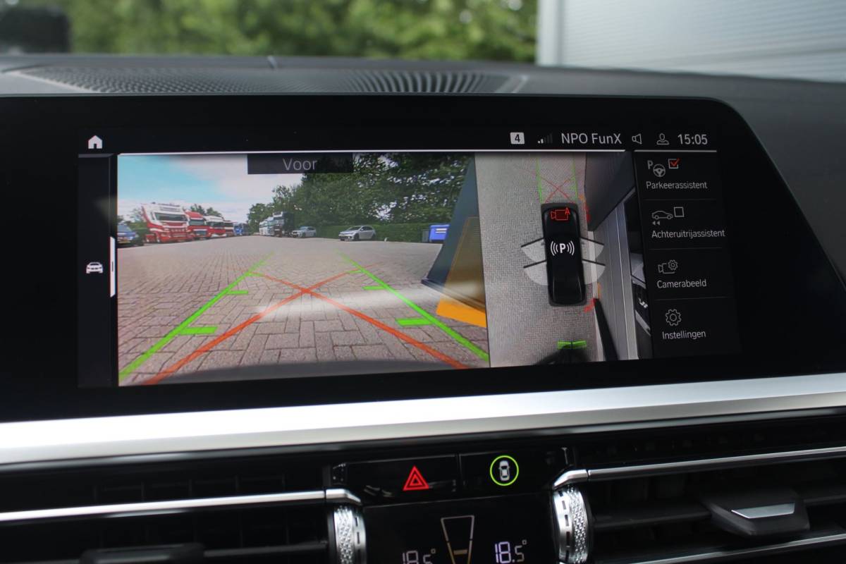 BMW 3 Serie BMW 3-serie 330e M-Sport Shadow | Pano | Laser | Memory | HUD | 360 | ACC