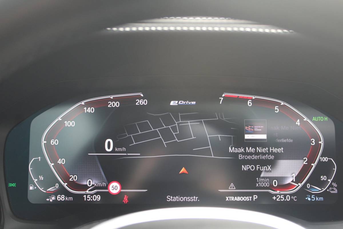 BMW 3 Serie BMW 3-serie 330e M-Sport Shadow | Pano | Laser | Memory | HUD | 360 | ACC